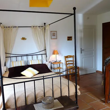 L'arrajou Chambres D'hotes Bed & Breakfast *